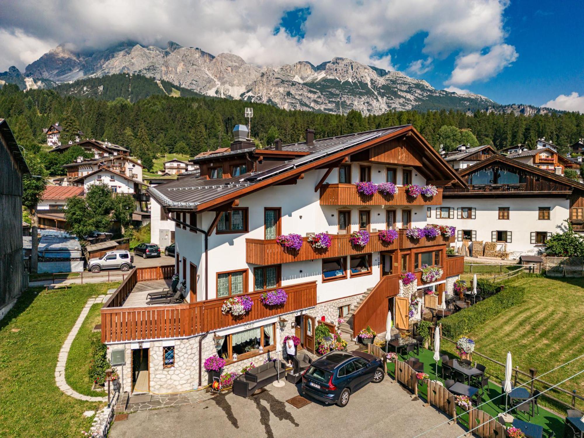 Hotel Da Beppe Sello Cortina d'Ampezzo Luaran gambar